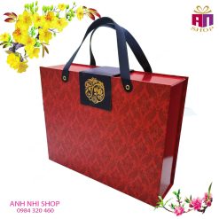 Hộp đựng quà vali đỏ có quai xách2
